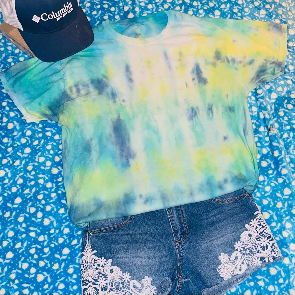 Costume tie dye t-shirts